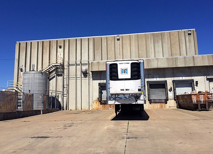 More Photos Of 201 Range Dr, Garland Warehouse For Lease