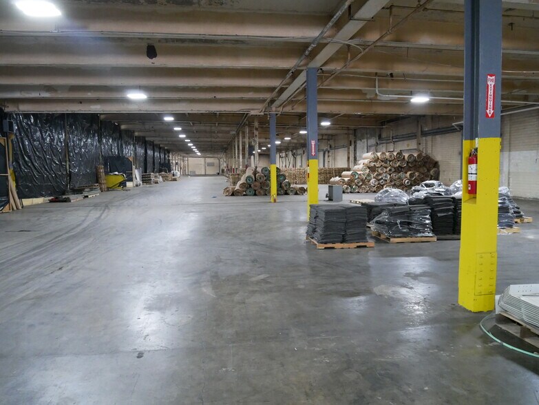 More Photos Of 105 Maple St, Rossville Light Distribution For Lease