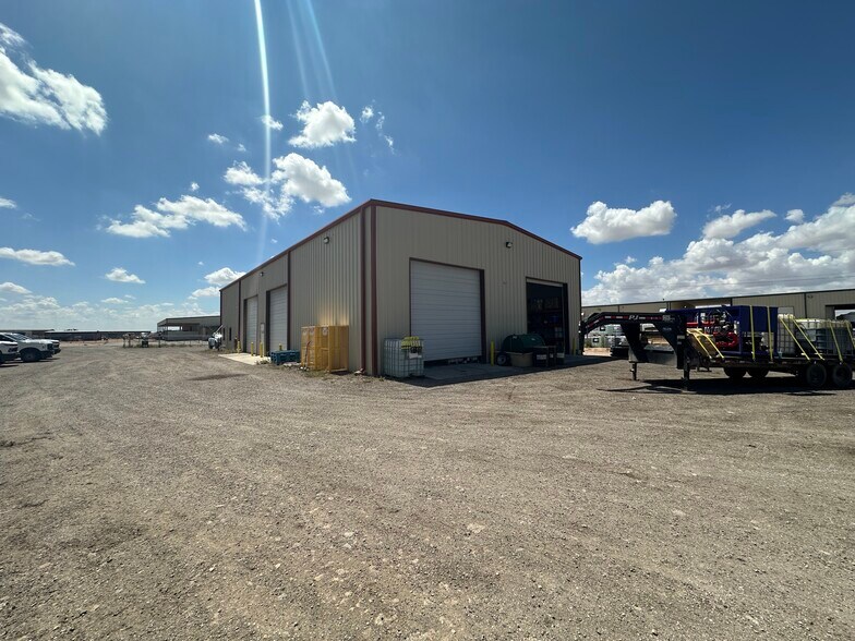More Photos Of 2318 E County Road 123, Midland Warehouse For Lease