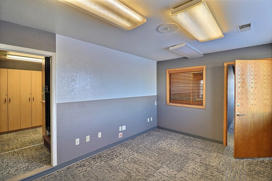 More Photos Of 1616 2nd Ave, Greeley Industrial For Sale