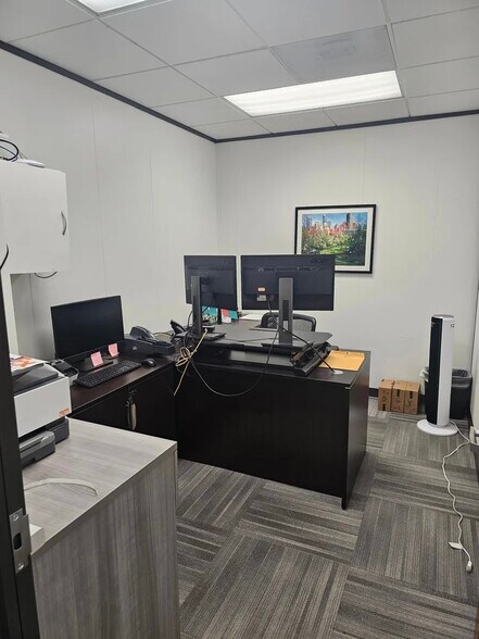 More Photos Of 3000 Highwoods Blvd, Raleigh Office For Lease