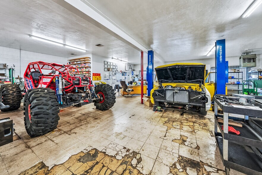 More Photos Of 125 N Holly St, Medford Auto Repair For Sale