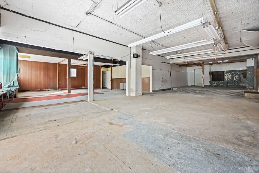 More Photos Of 152-156 River Road Ext, Cos Cob Freestanding For Lease