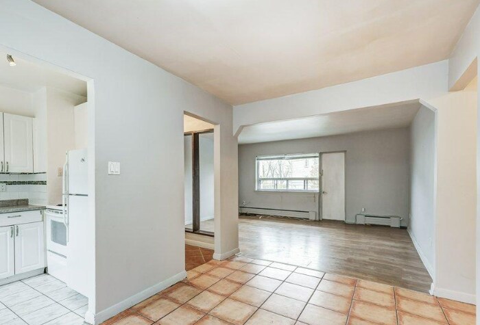 More Photos Of 6 Lake Shore Dr, Toronto Apartments For Sale