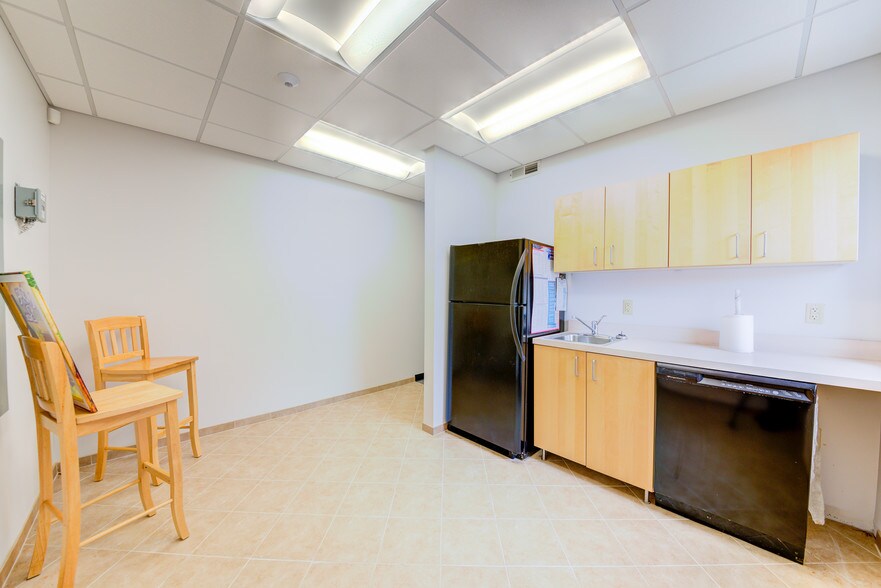 More Photos Of 8057 Rowan Rd, Cranberry Township Office For Sale