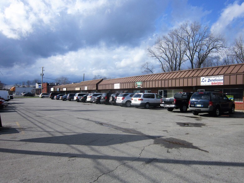 More Photos Of 3850-3872 E Main St, Columbus Storefront For Lease