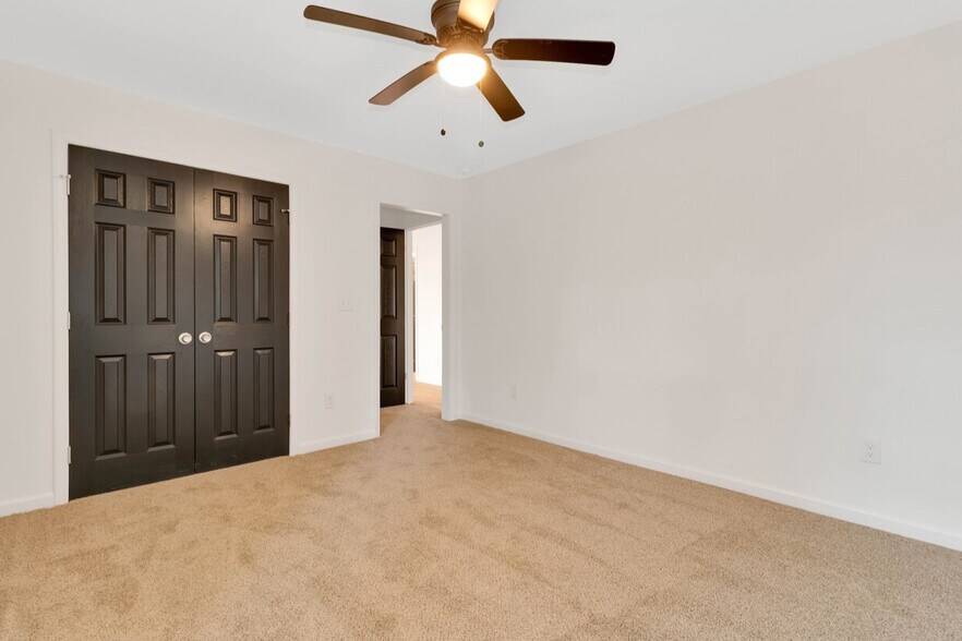 More Photos Of 2307 Veterans Memorial Hwy SW, Austell Flex For Sale