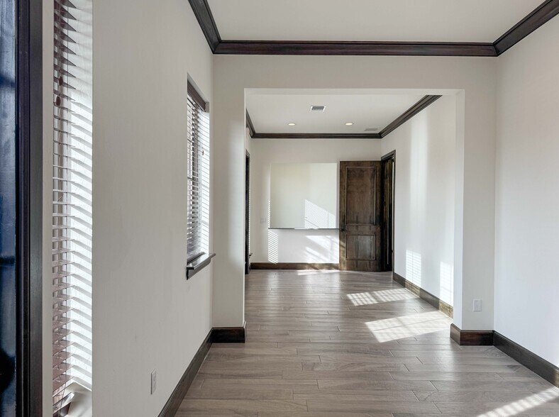 More Photos Of 1201 Magnolia Ct, Moore Office For Lease