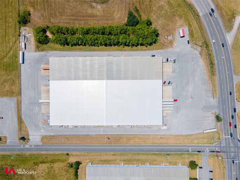 More Photos Of 1136 Dunlop Ln, Clarksville Warehouse For Lease