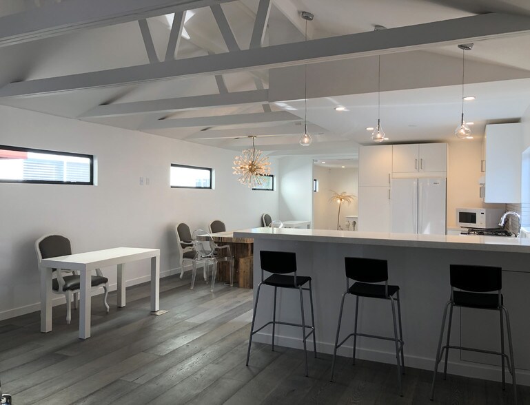 More Photos Of 754 Washington Blvd, Venice Office For Sale