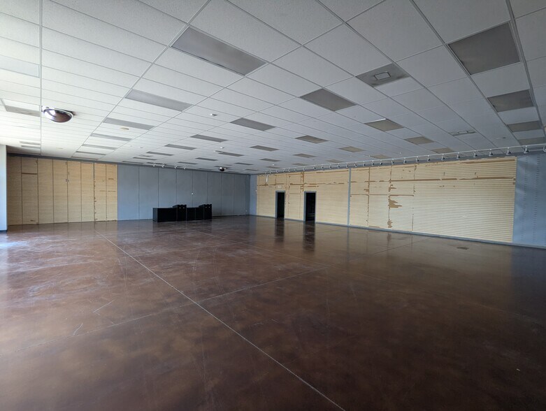 More Photos Of 2401-N Summit Ave, Arkansas City Unknown For Lease