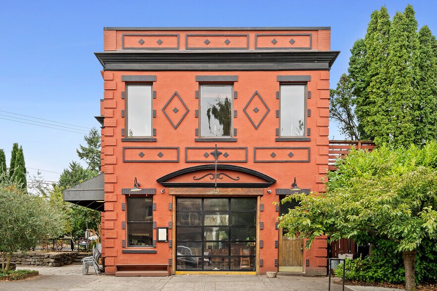 More Photos Of 711 NE Dekum St, Portland Restaurant For Sale