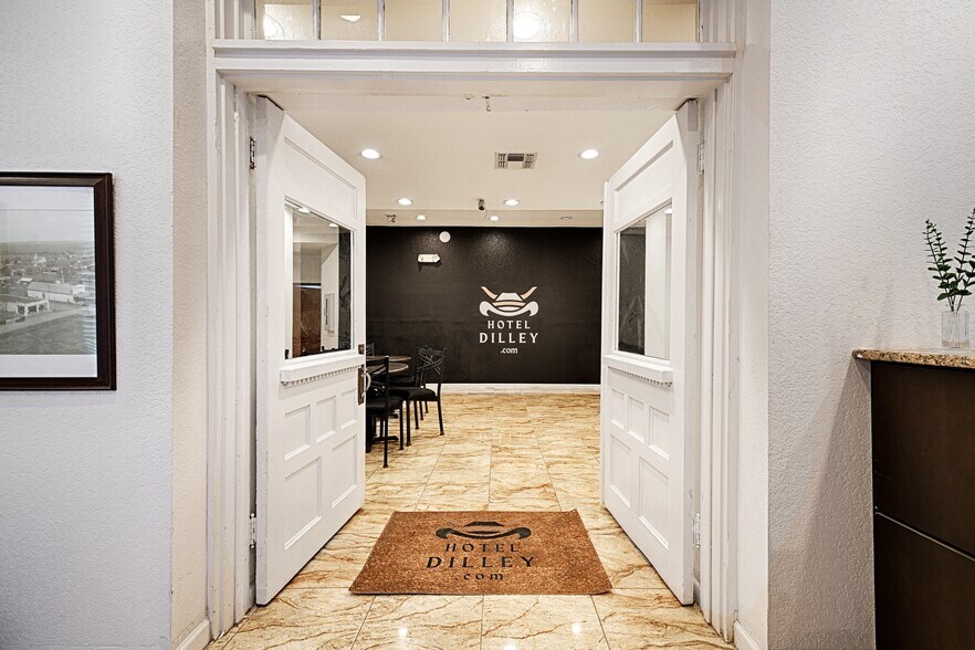 More Photos Of 110 S Main, Dilley Hotel For Sale