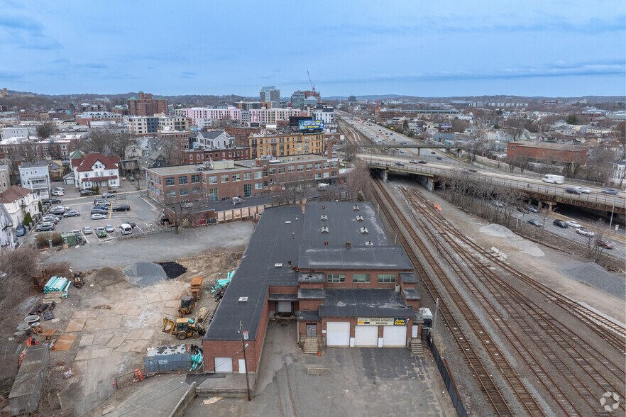 More Photos Of 22 Pratt St, Allston Warehouse For Lease