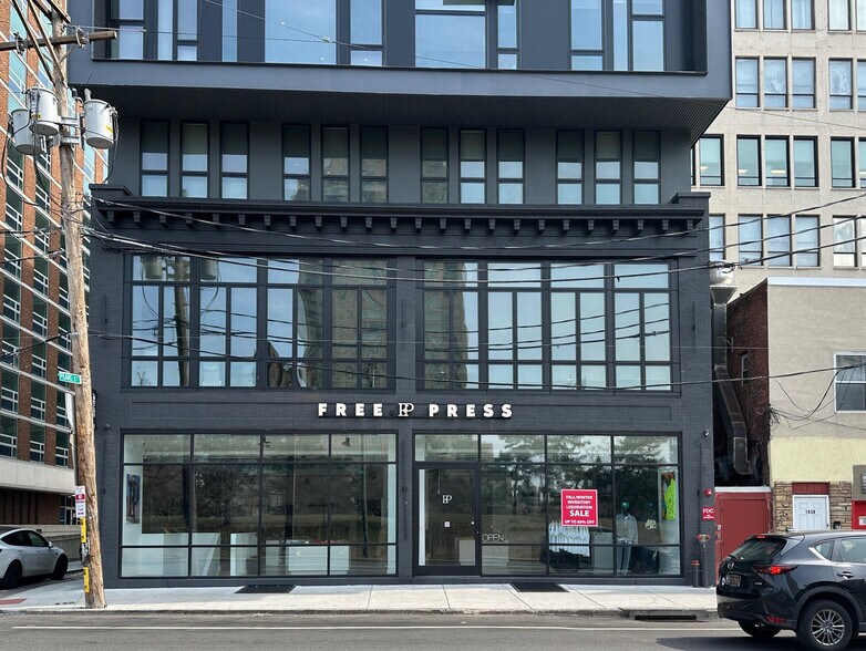 Primary Photo Of 305 N 15th St, Philadelphia Hospitality For Lease