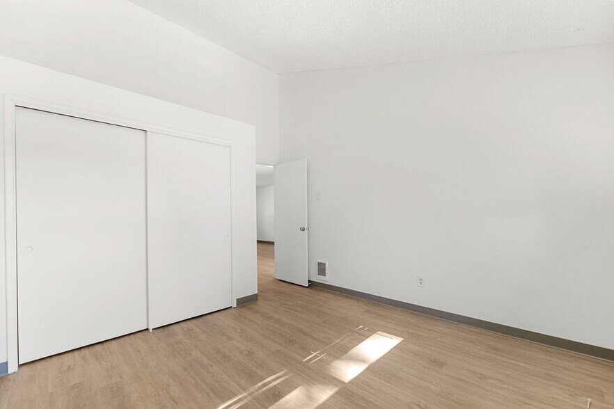 More Photos Of 14623 NE Coast Pine Ct, Vancouver Apartments For Sale