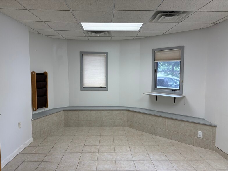 More Photos Of 1616 Cloquet Ave, Cloquet Medical For Sale