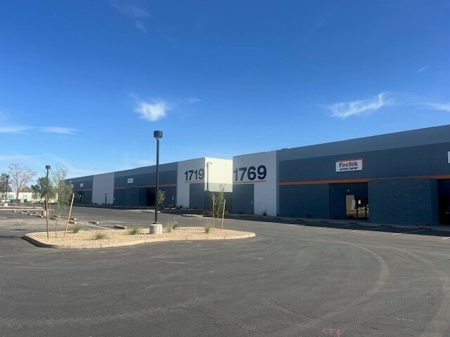 More Photos Of 1705 W University Dr, Tempe Unknown For Lease