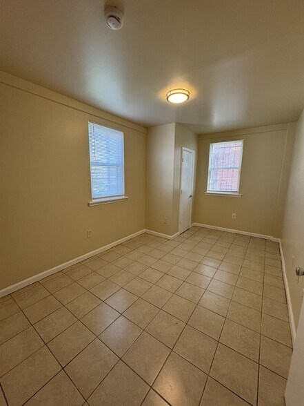 More Photos Of 3130 Buena Vista Ter SE, Washington Apartments For Sale