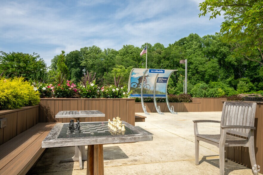 More Photos Of 5285 Shawnee Rd, Alexandria Office For Lease