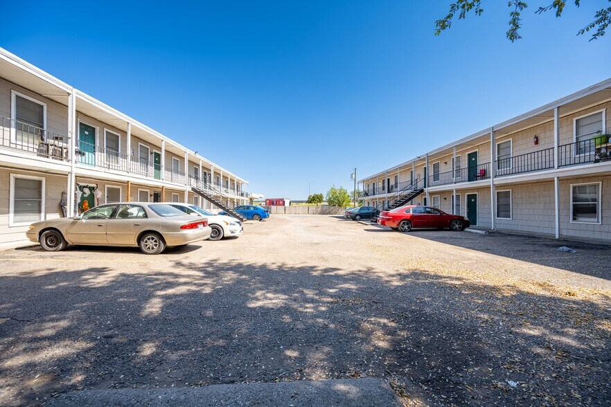 More Photos Of 5111 Interstate 35 N, Waco Apartments For Sale