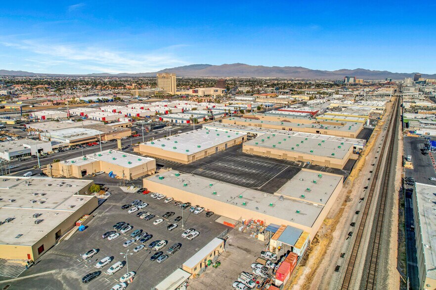 2910 S Highland Dr, Las Vegas, NV 89109 For Lease