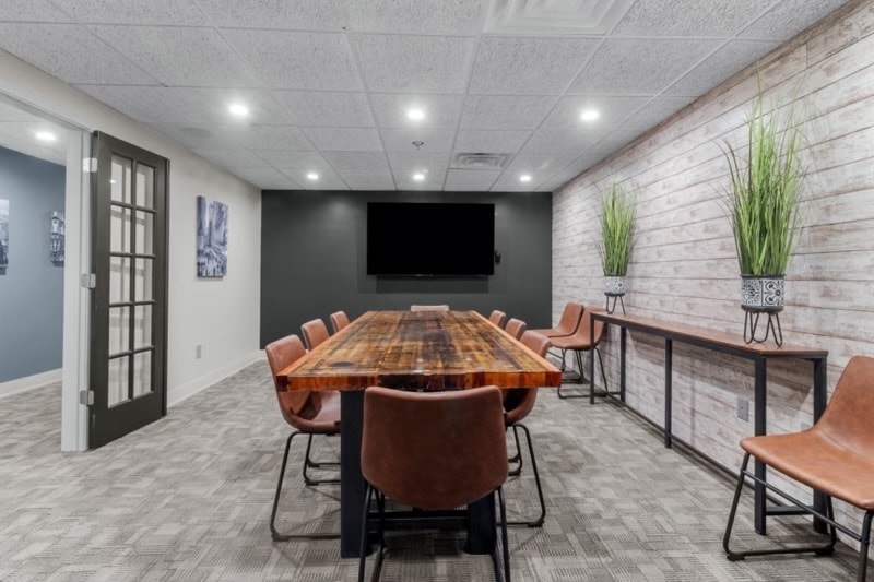 More Photos Of 555 S Perryville Rd, Rockford Office For Lease