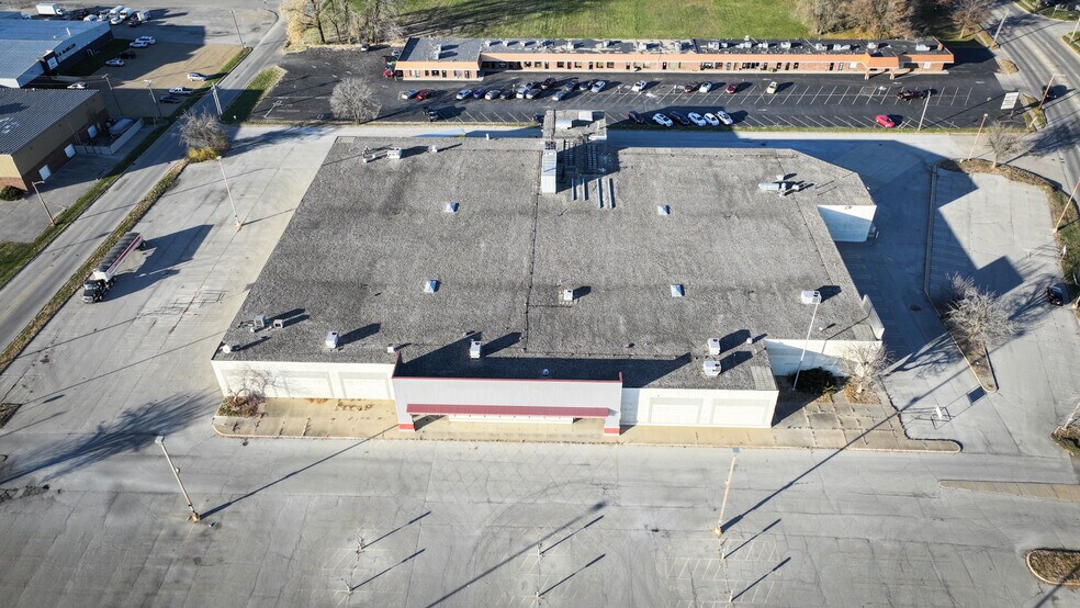 More Photos Of 1450 E Pershing Rd, Decatur Warehouse For Sale