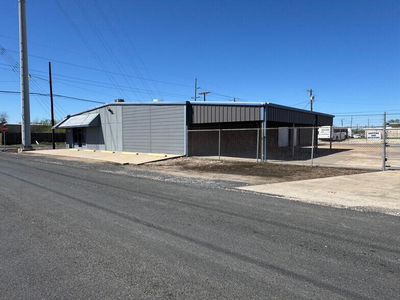 More Photos Of 3444 3rd Ave S, Texas City Manufacturing For Lease