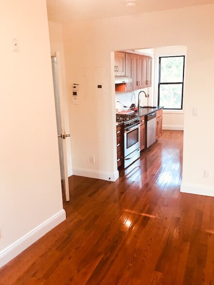 More Photos Of 1801 26th Rd, Astoria Restaurant For Sale