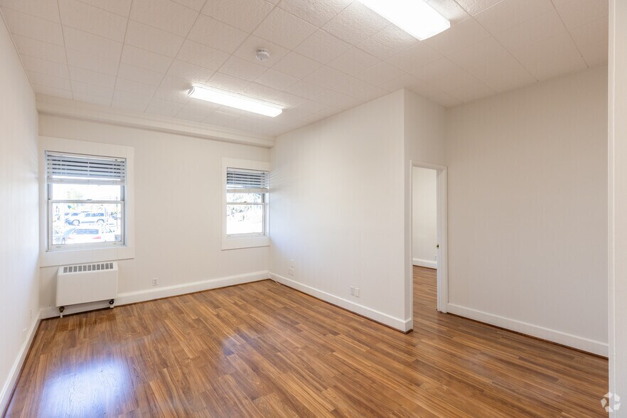 More Photos Of 3030 Bridgeway, Sausalito Office For Lease