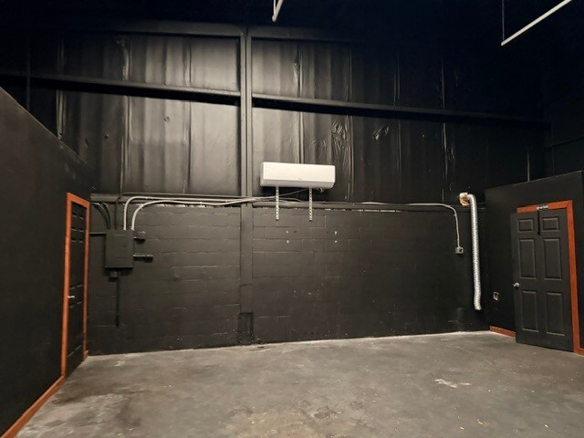 More Photos Of 1725 S Nova Rd, Daytona Beach Warehouse For Sale