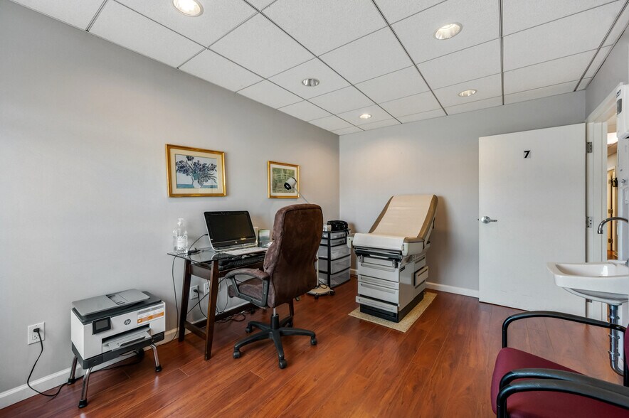 More Photos Of 14904 Richmond Hwy, Woodbridge Medical For Sale