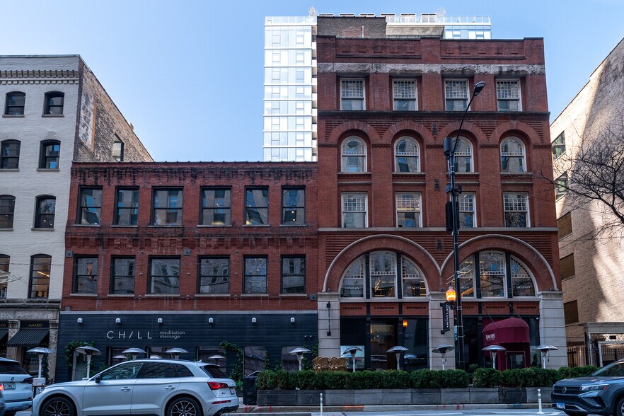 More Photos Of 220-230 W Kinzie St, Chicago Loft Creative Space For Lease