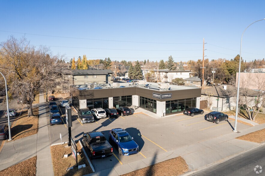 More Photos Of 2803 Centre St NW, Calgary Office For Lease