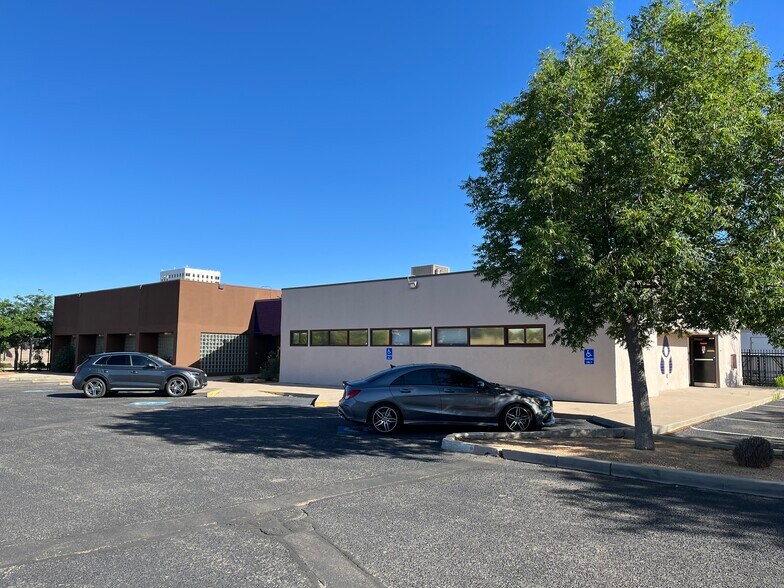 More Photos Of 124 Alvarado Dr SE, Albuquerque Medical For Lease