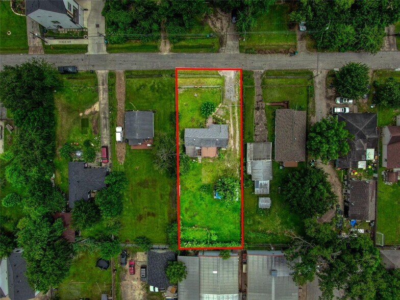 More Photos Of 906 Woodcrest Dr, Houston Land For Sale