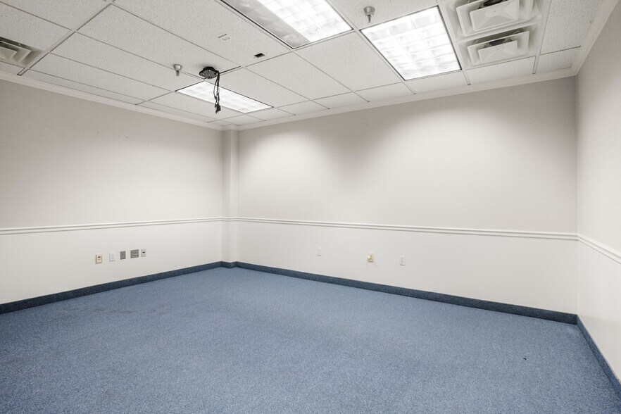 More Photos Of 46611 Corporate Dr, Lexington Park Office For Lease