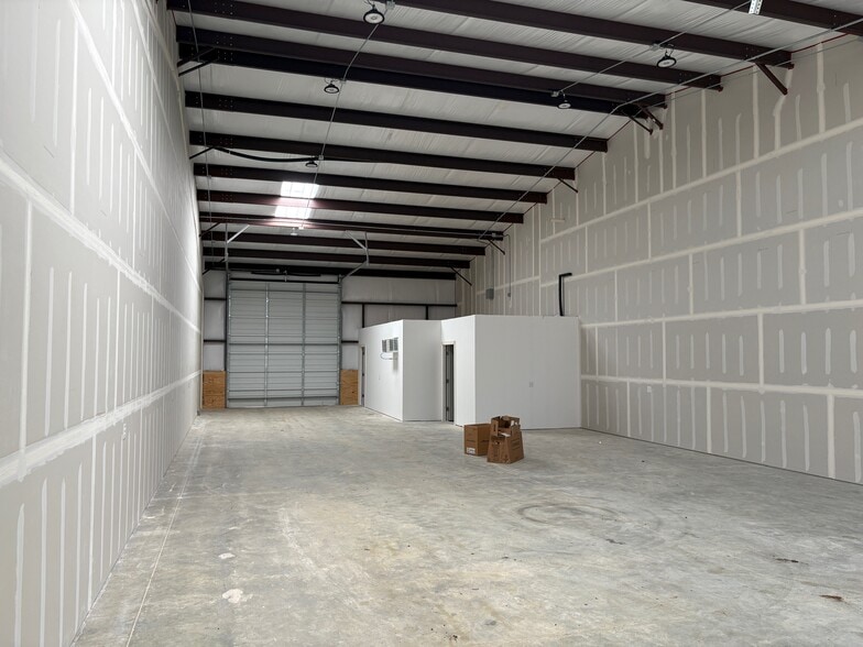 More Photos Of 6751 N FM 157, Venus Warehouse For Lease