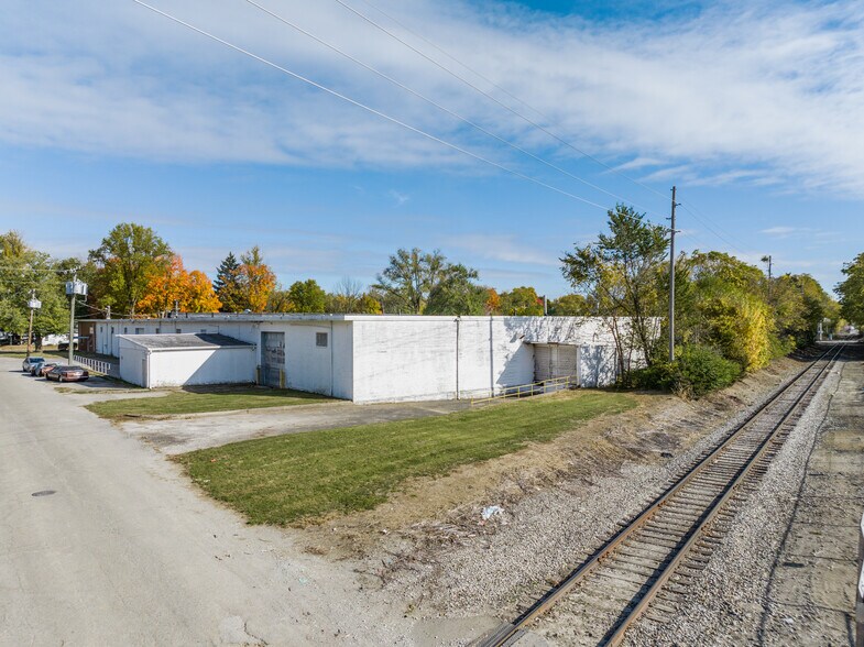 More Photos Of 1825 W 18th St, Anderson Warehouse For Sale