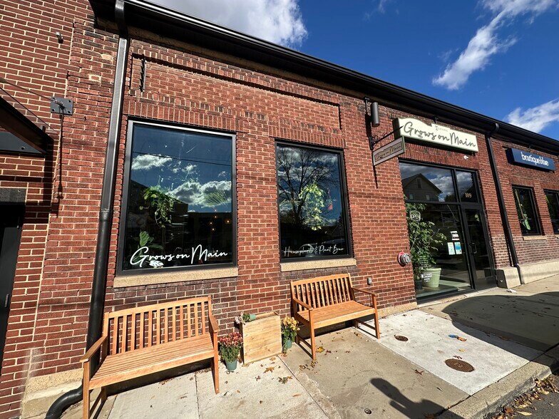More Photos Of 154 S Main St, Zelienople Freestanding For Lease