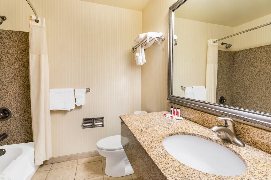 More Photos Of 14378 US 34, Fort Morgan Hotel For Sale