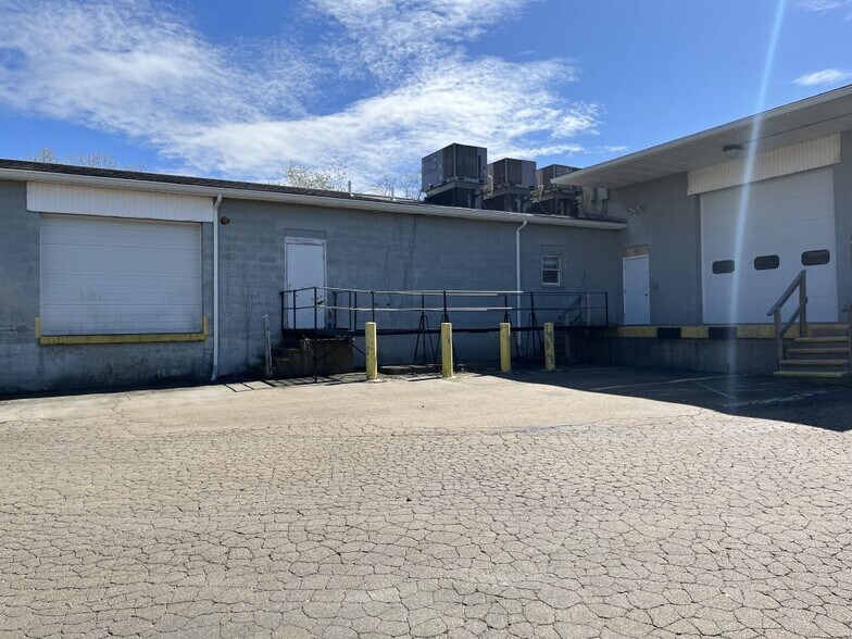 More Photos Of 393 Soundview Rd, Guilford Warehouse For Sale