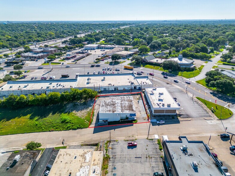 More Photos Of 5323-5325 Woodway Dr, Fort Worth General Retail For Sale
