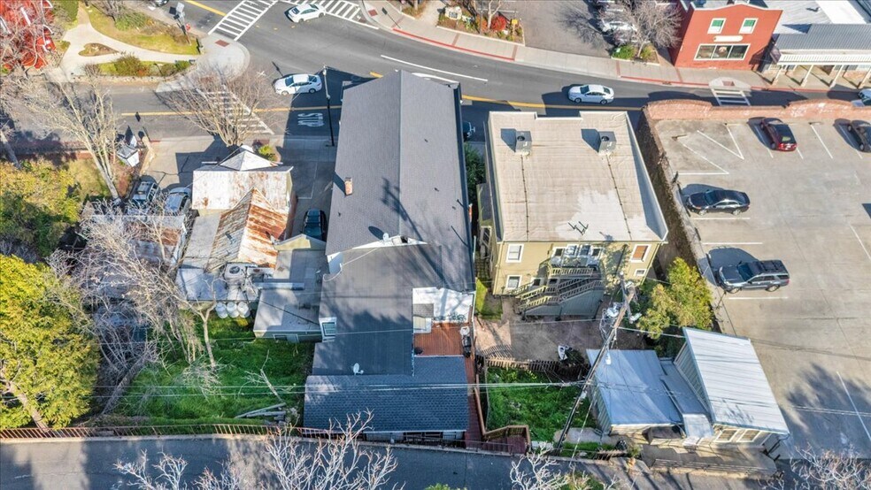 More Photos Of 134 N Washington St, Sonora Specialty For Sale