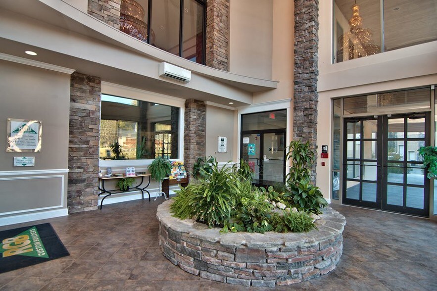 More Photos Of 507 Seven Bridge Rd, East Stroudsburg Medical For Lease