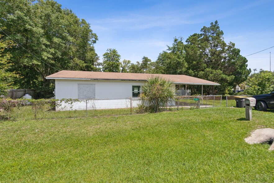 More Photos Of 7957 Blanding Blvd, Jacksonville Office Residential For Lease