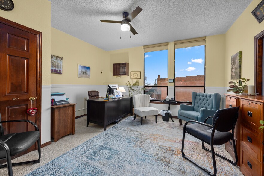 More Photos Of 17 2nd St E, Kalispell Storefront Retail Office For Sale