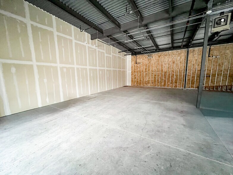 More Photos Of 6409 N Big Spring St, Midland Storefront For Sale