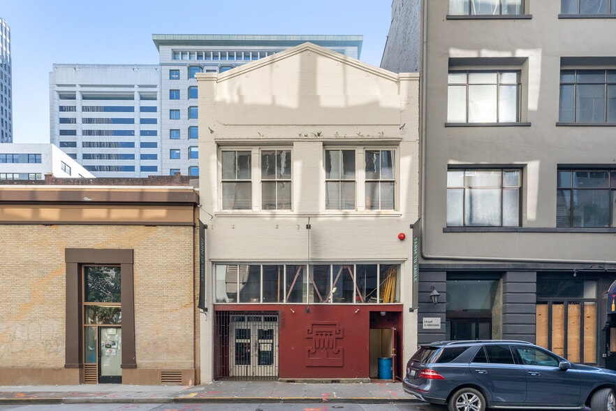 Primary Photo Of 525-527 Commercial St, San Francisco Restaurant For Lease